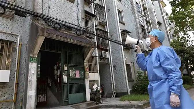 Σαγκάη: Ασθενείς με κορωνοϊό μεταφέρονται σε στρατόπεδα συγκέντρωσης