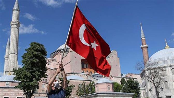 Το 56% των Τούρκων πιστεύει ότι τους ανήκουν εδάφη άλλων χωρών