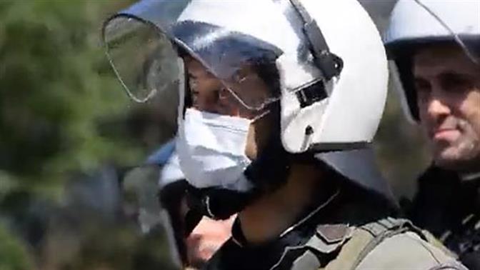 «Σαράντα χρονών κεφτές είσαι ρε μ...»