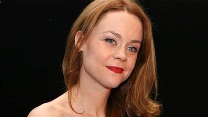 Λένα Παπαληγούρα: 