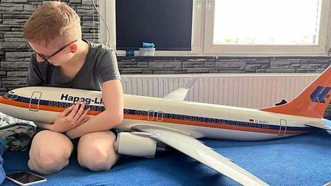 Γυναίκα με αντικειμενοφιλία θέλει να παντρευτεί ένα αεροπλανάκι