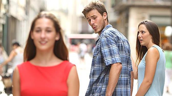 Η απίστευτη λεπτομέρεια που πρόδωσε την αντρική απιστία