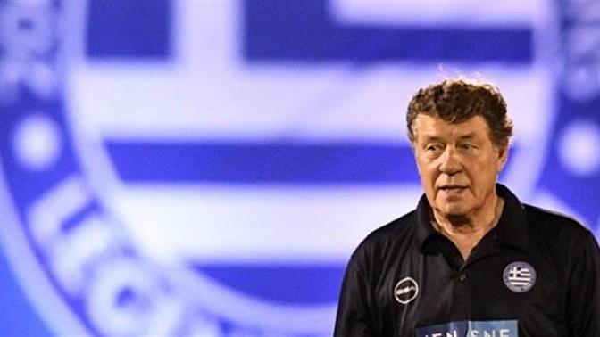 O Ρεχάγκελ τραγουδά Happy Birthday για τα 18 χρόνια από την κατάκτηση του Euro