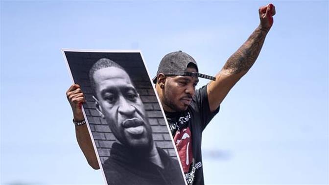 21 χρόνια φυλακή για τον αστυνομικό που σκότωσε τον Τζορτζ Φλόιντ