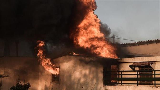Χάος από τις φωτιές στην Αττική: Στις φλόγες Γέρακας, Παλλήνη, Ανθούσα και Διώνη