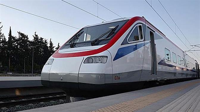 Ακίνητο για ώρες το Λευκό Βέλος, το γρηγορότερο τραίνο στη χώρα