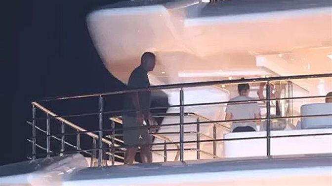 Ο Μάικλ Τζόρνταν κάνει διακοπές στην Χαλκιδική