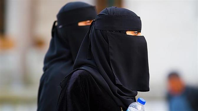 Η Ελβετία απαγορεύει τις μπούρκες και επιβάλλει τσουχτερά πρόστιμα