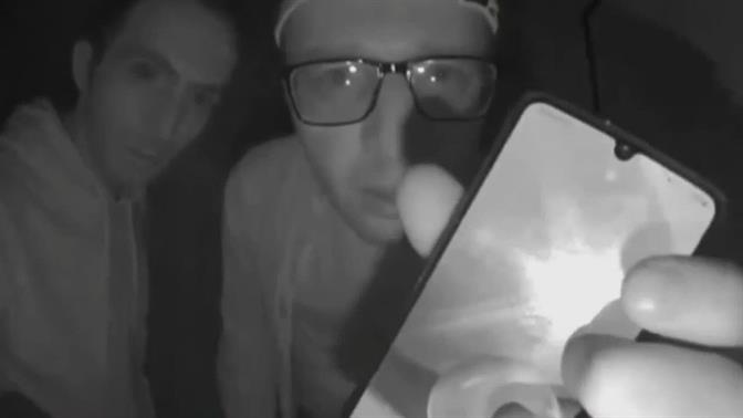 Διαρρήκτες στο Παλαιό Φαλήρο πιάστηκαν στην κάμερα κι έγιναν αφίσα στους δρόμους