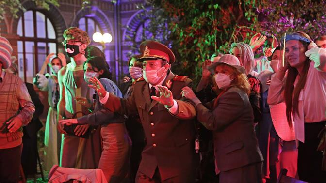 Απέλυσαν ζευγάρι εκπαιδευτικών λόγω ροζ βίντεο στο σχολείο τους