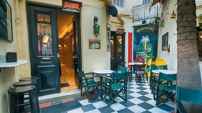 Ιστορικά μαγαζιά της Αθήνας που αντέχουν από τα 80s (και βάλε)