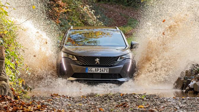 Peugeot 3008: Στη κορυφή των SUV