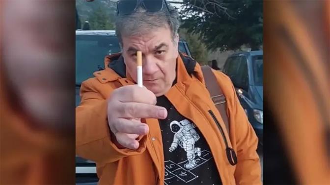 Ο Δημήτρης Σταρόβας κάνει ταχυδακτυλουργικά στην Αράχωβα και γίνεται viral