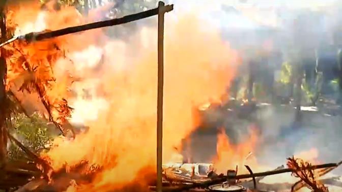 Στο Survivor προσπάθησαν να σβήσουν τη φωτιά στην καλύβα πετώντας ξύλα κι έγιναν viral