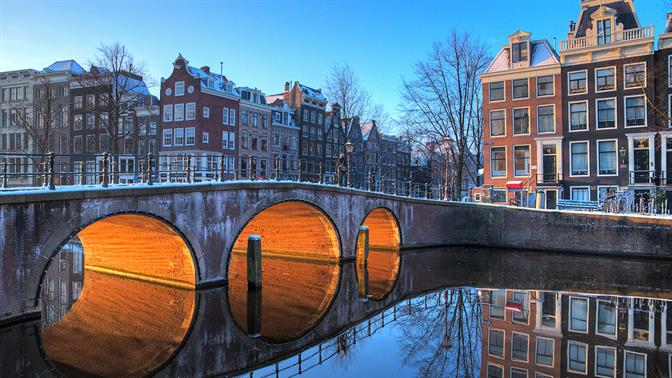 Μήπως να πάμε ένα Άμστερνταμ- Ρότερνταμ;