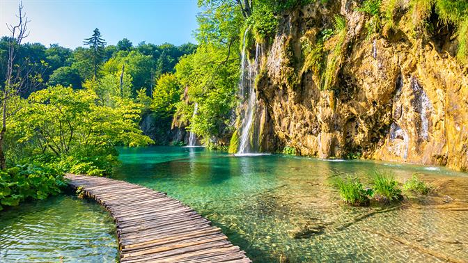 Στην Κροατία βρίσκεται ο παράδεισος επί Γης (κι έχει 99 καταρράκτες)