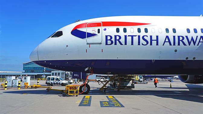Πιλότος της British Airways σνιφάρε κόκα από το στήθος γυναίκας πριν πετάξει