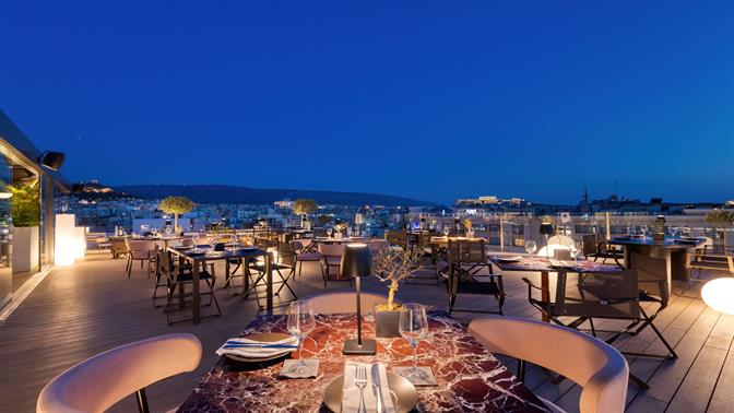 Μια casual chic εμπειρία φαγητού με θέα όλη την Αθήνα στο Stanley Hotel