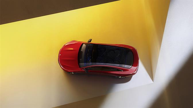 Η Mercedes-Benz επιταχύνει την αλλαγή σε ένα πιο βιώσιμο μέλλον