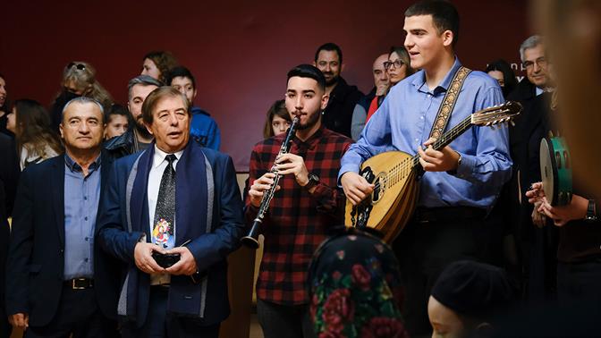 Χριστουγεννιάτικα τραγούδια από όλη την Ελλάδα για να βγει καλά ο χρόνος