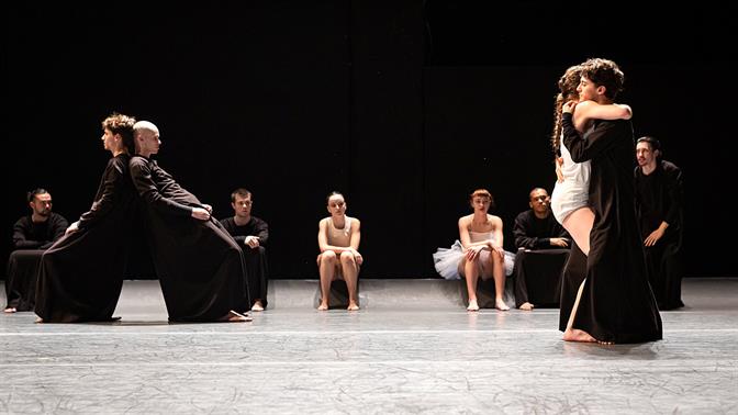 Το The Batsheva Ensemble χορεύει στο Μέγαρο Μουσικής