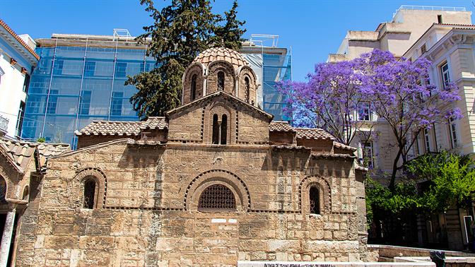 Κρυμμένα γραφικά εκκλησάκια στην Αθήνα για τις μέρες του Πάσχα