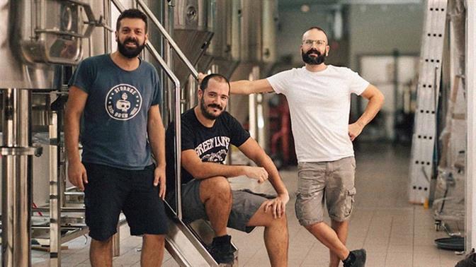 Μπήκαμε πρώτοι στο νέο ζυθοποιείο της Strange Brew στο Περιστέρι