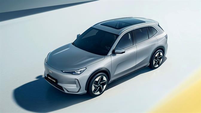 «Κολυμπάει» στα κέρδη η Geely
