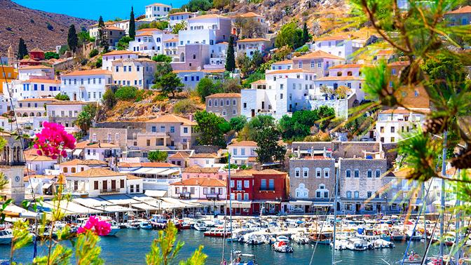 Ύδρα: Εκεί που η πέτρα σμίγει με το φως και οι ιστορίες χαράσσονται στον χρόνο