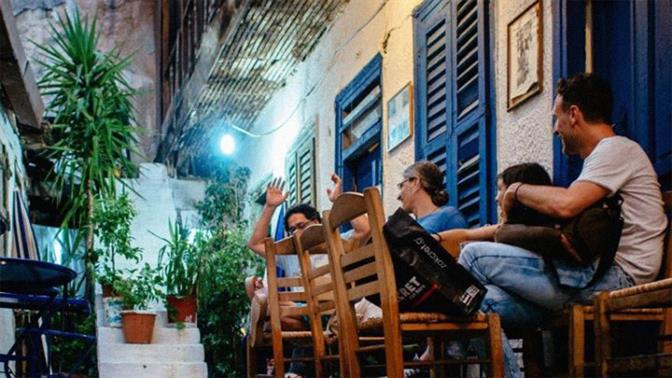Ταβερνάκια με αυλή και… ιστορία στην Αθήνα