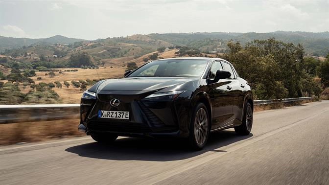 Το ανανεωμένο Lexus RZ ενισχύει την οδηγική απόλαυση