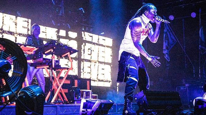 The Prodigy στο Glastonbury: Ένα live-δυναμίτης και ένας συγκινητικός φόρος τιμής στον Keith