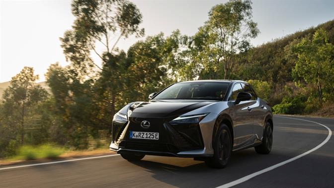 Το ανανεωμένο Lexus RZ αξιοποιεί στο έπακρο τις δυνατότητες της αμιγούς ηλεκτροκίνησης 