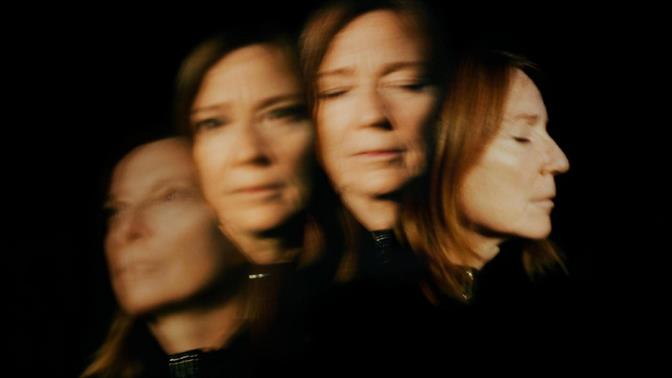 Beth Gibbons: Η ιέρεια του trip hop μας καλεί στον στοιχειωτικό μουσικό της κόσμο
