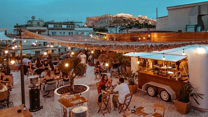 Κοκτέιλ κάτω από τα αστέρια: 6 ταράτσες που δεν σε κοιτάνε αφ’ υψηλού