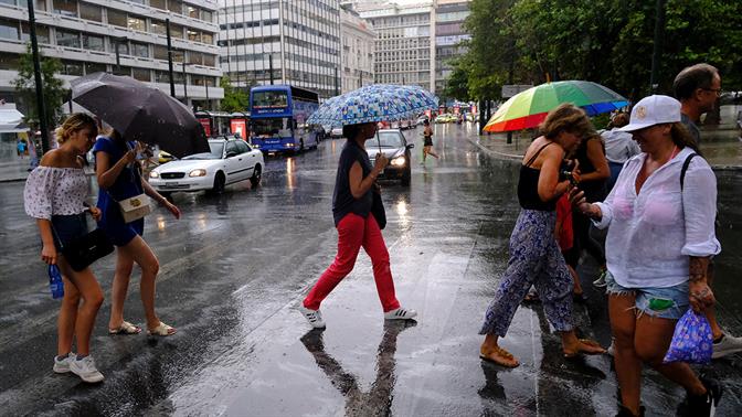 Ανάσα δροσιάς μετά τον καύσωνα: Πέφτει η θερμοκρασία κι έρχονται βροχές
