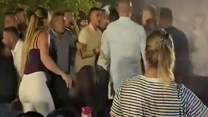 Xαμός σε πανηγύρι με τη Γωγώ Τσαμπά: Θαμώνες έπαιξαν τίμιο ξύλο
