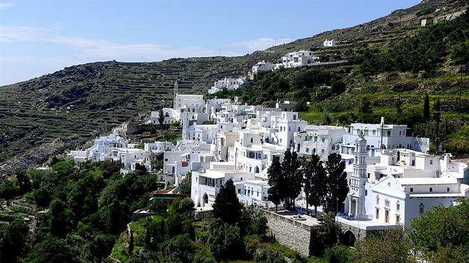 Ταξίδι στην Τήνο είκοσι χρόνια μετά