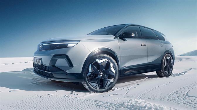 Η Opel παρουσιάζει την αποδοτική ηλεκτροκίνηση στην IAA 2025