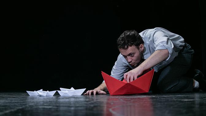 «Να ξέρετε πως αυτό που ακούτε είναι σφύριγμα τρένου» στο Θέατρο Olvio