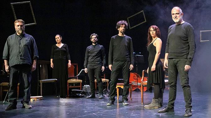 Οι Encardia παίζουν τη Σονάτα του Σεληνόφωτος στο Theatre of the No