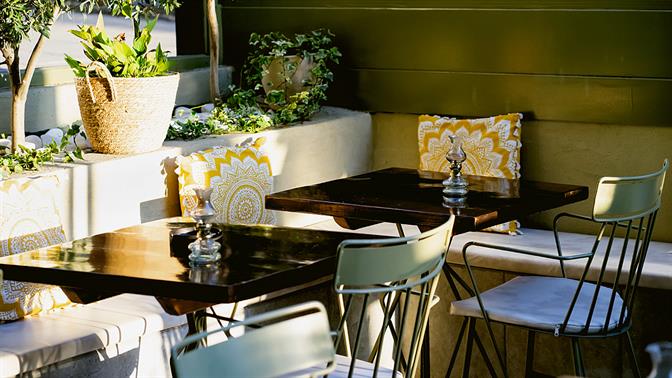 Elea Mediterranean Cuisine:  Ένα απρόσμενο εστιατόριο στο Γαλάτσι