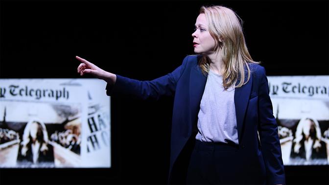 Prima Facie με τη Λένα Παπαληγούρα στο Θέατρο Πορεία