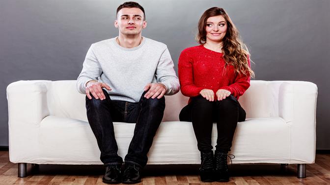 10 σημάδια ότι σε θέλει αλλά φοβάται να το δείξει