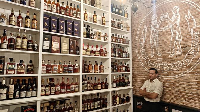 Bluegrass Whiskey & Beer Emporium: Κορωπί - Kentucky  ένα bourbon δρόμος