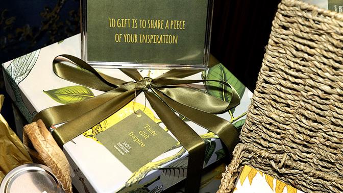 The Art of Gifting: Η SeaCrets Inspirations παρουσίασε τα νέα Festive Hampers 2025