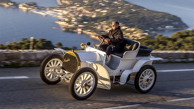 Εδώ και 125 χρόνια η Mercedes-Benz είναι στη κορυφή!