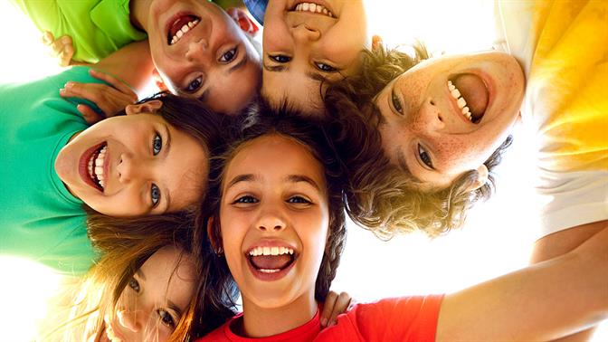 Δικαιώματα του Παιδιού 2025: Πώς στηρίζουν οι Έλληνες γονείς τη νέα γενιά