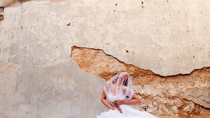 Στο σώμα: Σόλο χοροθεατρική σκηνική σύνθεση στο Rabbithole