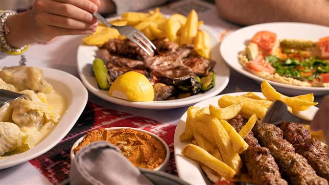 Το Μικρασιατικό Μεζεδοπωλείο φέρνει την Ανατολή στου Ζωγράφου